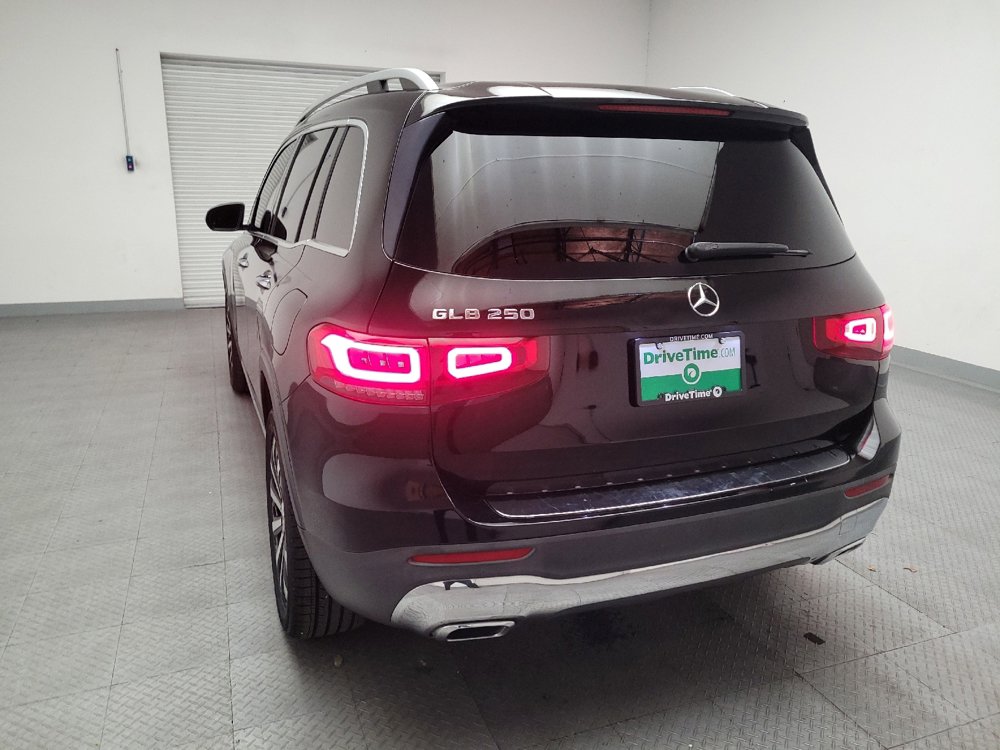 Used 2021 Mercedes-Benz GLB 250 w/ Premium Package image 6