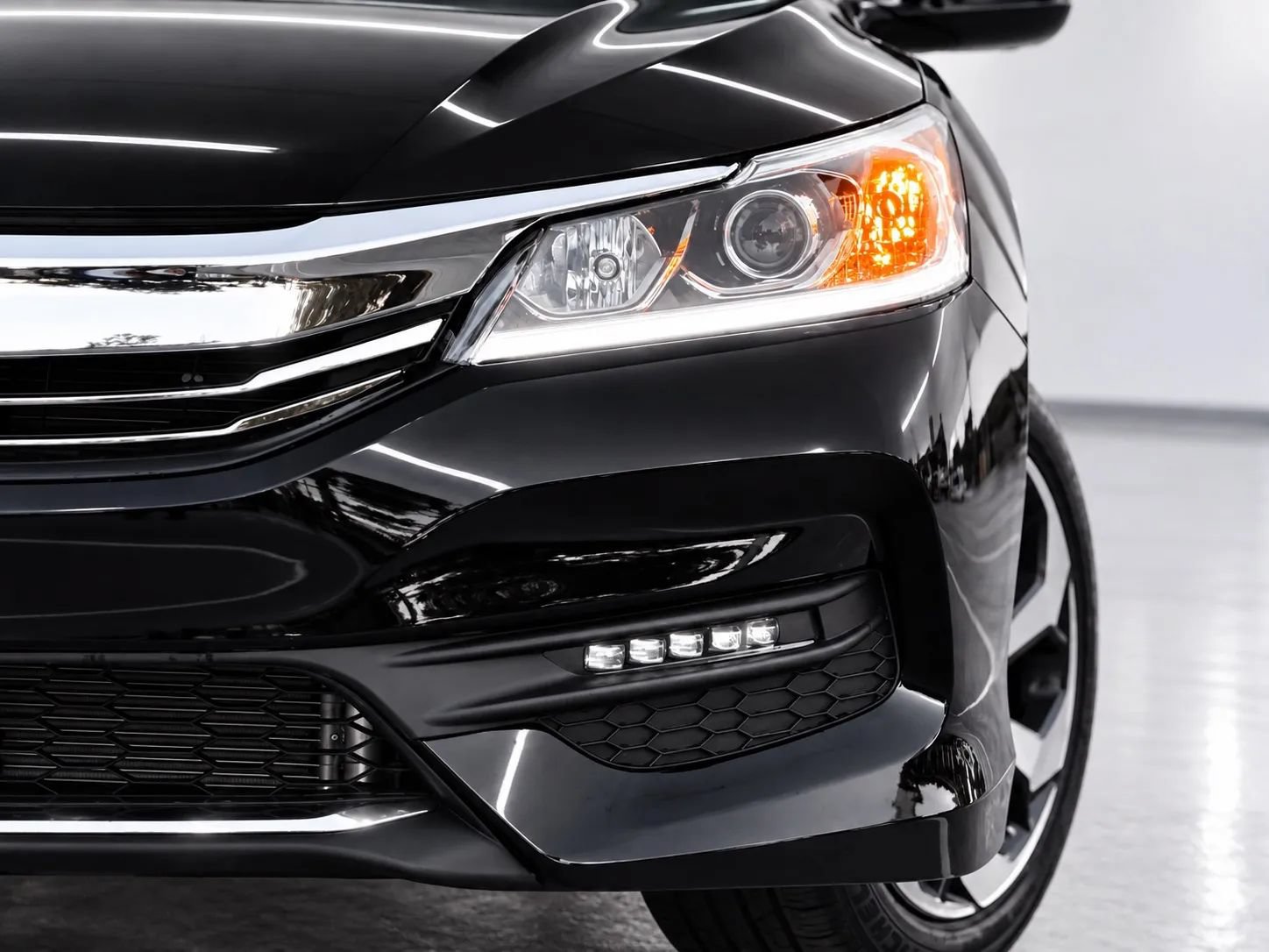Used 2017 Honda Accord EX-L image 11