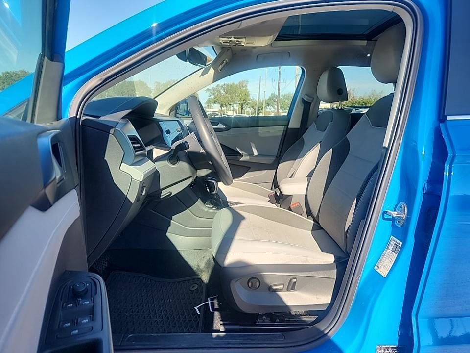 Used 2024 Volkswagen Taos SE image 21