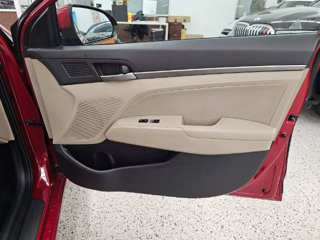 Used 2017 Hyundai Elantra Value Edition w/ Cargo Package image 28