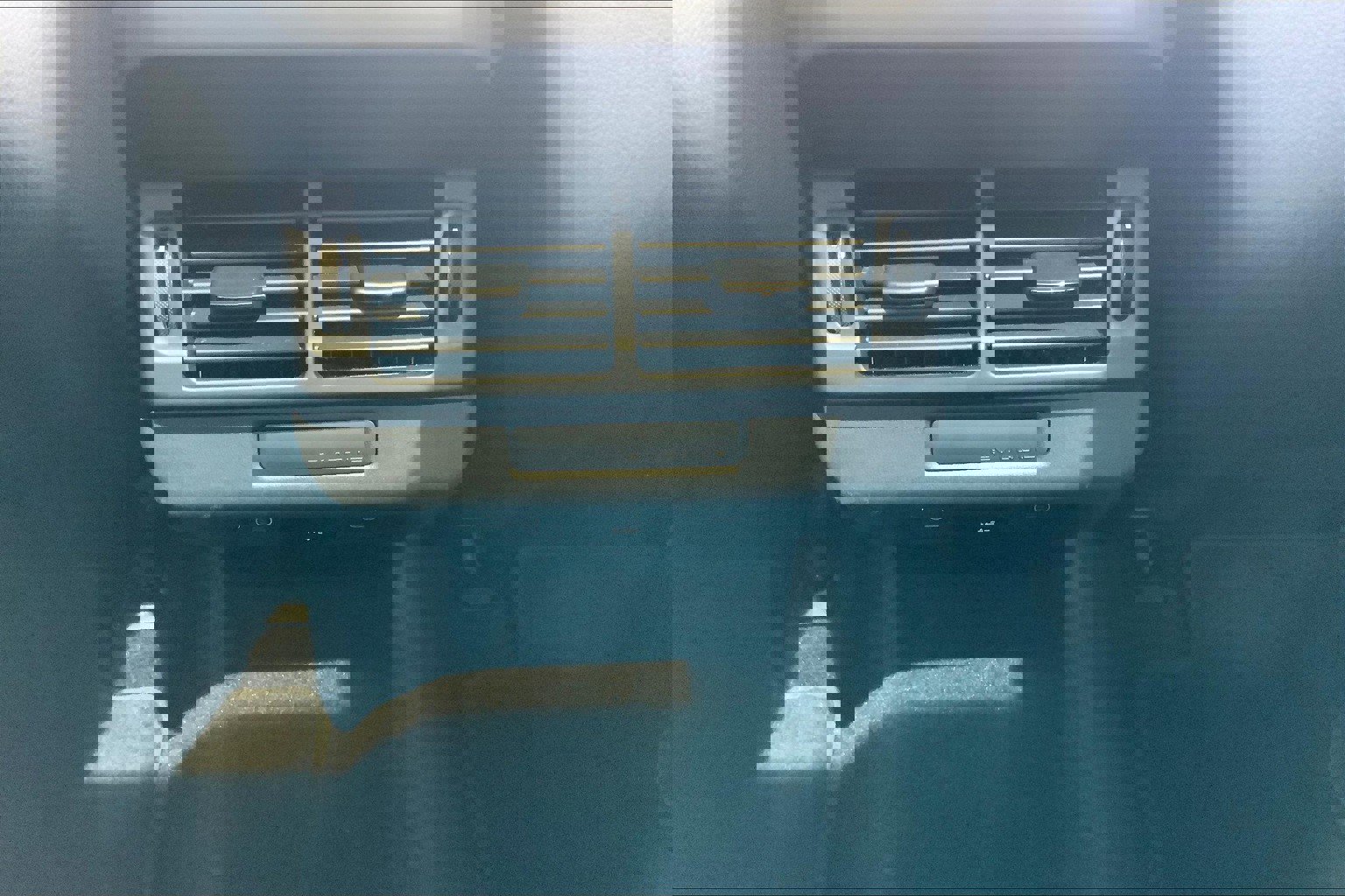 Used 2024 Land Rover Range Rover Evoque S image 36