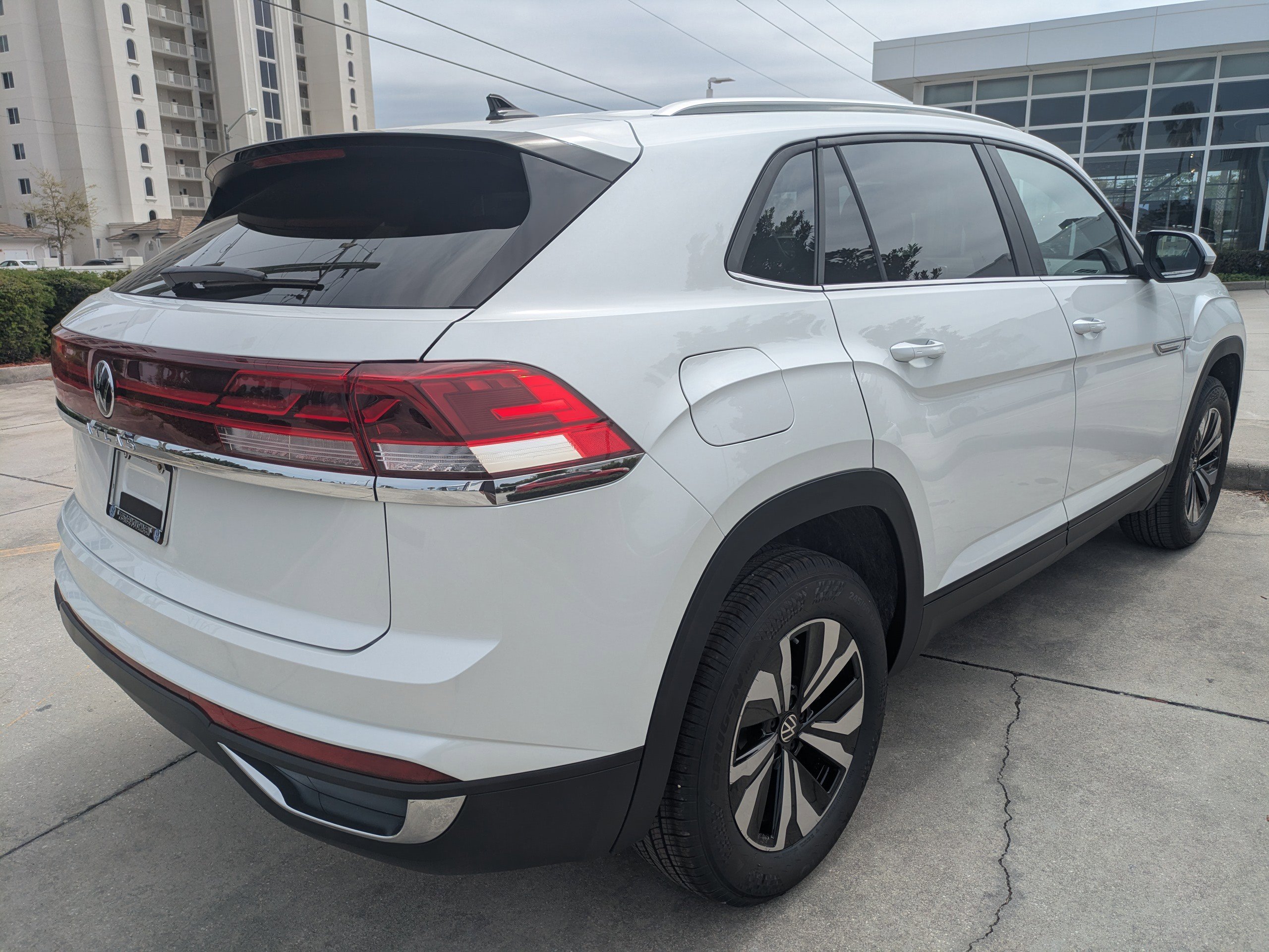 New 2026 Volkswagen Atlas Cross Sport SE image 5