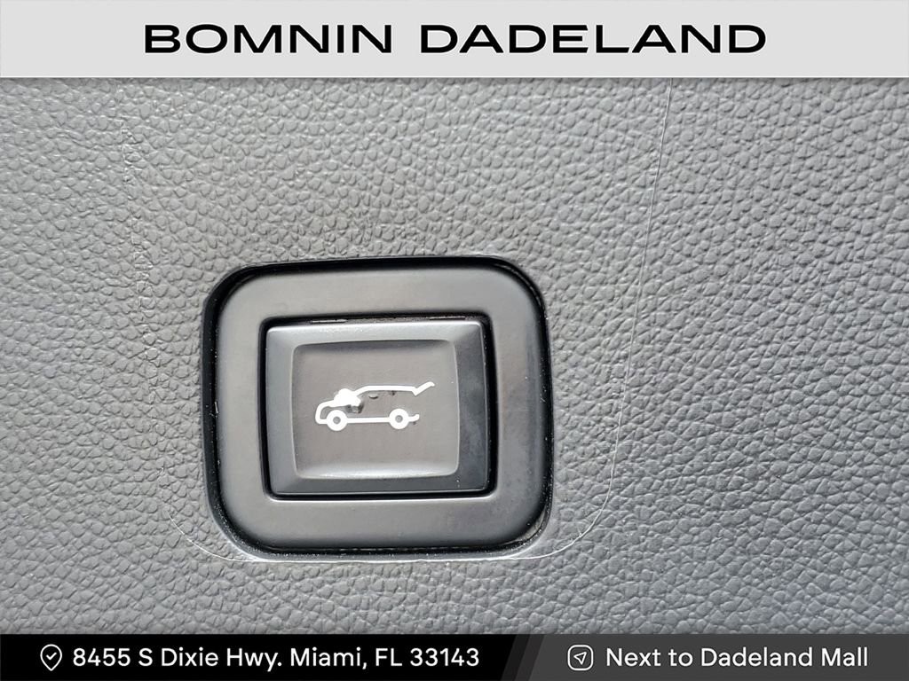 Used 2021 Chevrolet Traverse Premier image 9