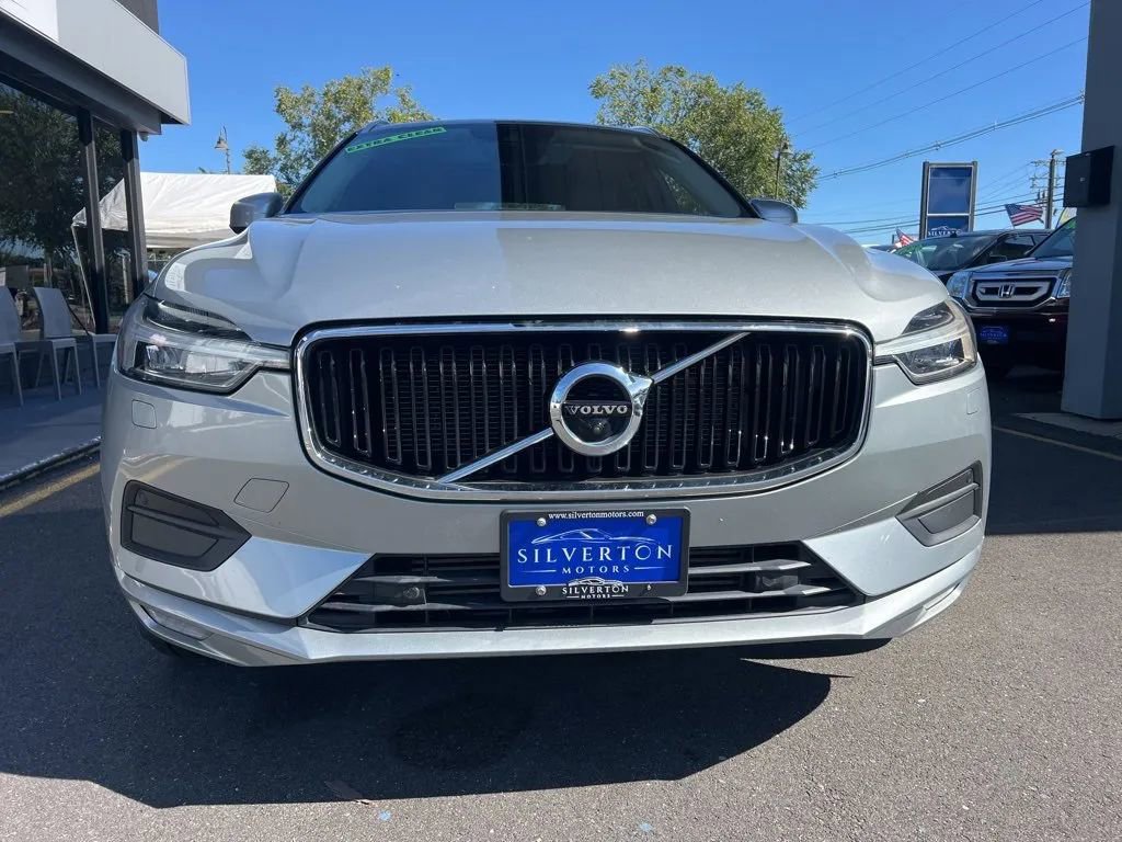 Used 2018 Volvo XC60 T5 Momentum w/ Advanced Package image 17