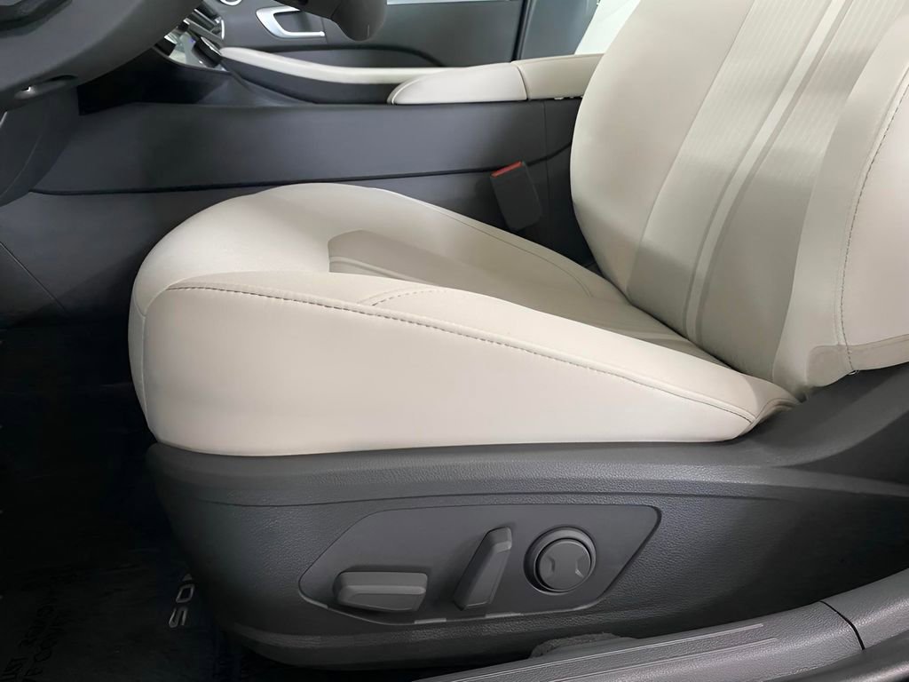 Certified 2025 Hyundai Sonata SEL AWD/4WD image 24