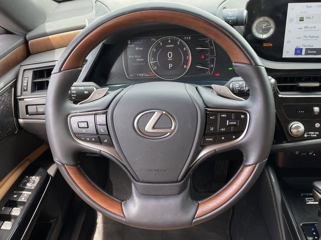 Used 2025 Lexus ES 350 Ultra Luxury w/ Accessory Package (Z2) image 11
