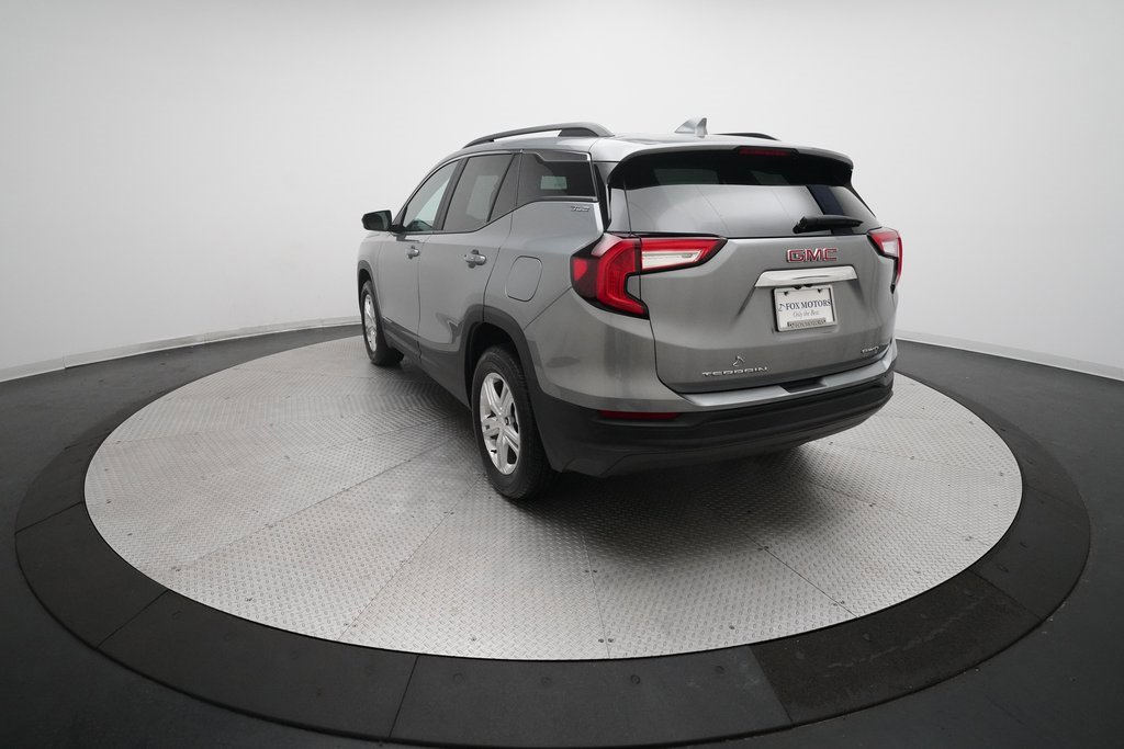 Used 2024 GMC Terrain SLE image 32