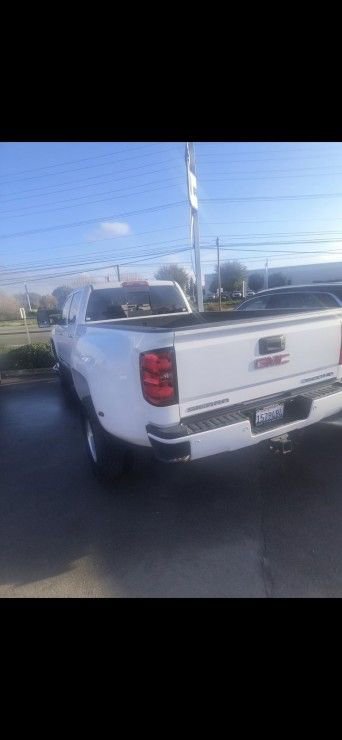 Used 2016 GMC Sierra 3500 Denali w/ Duramax Plus Package AWD/4WD image 2
