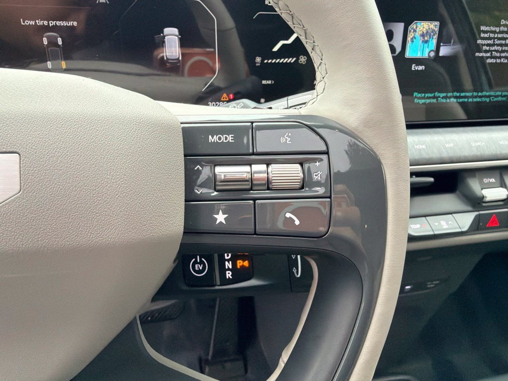 Certified 2024 Kia EV9 Wind AWD/4WD image 18