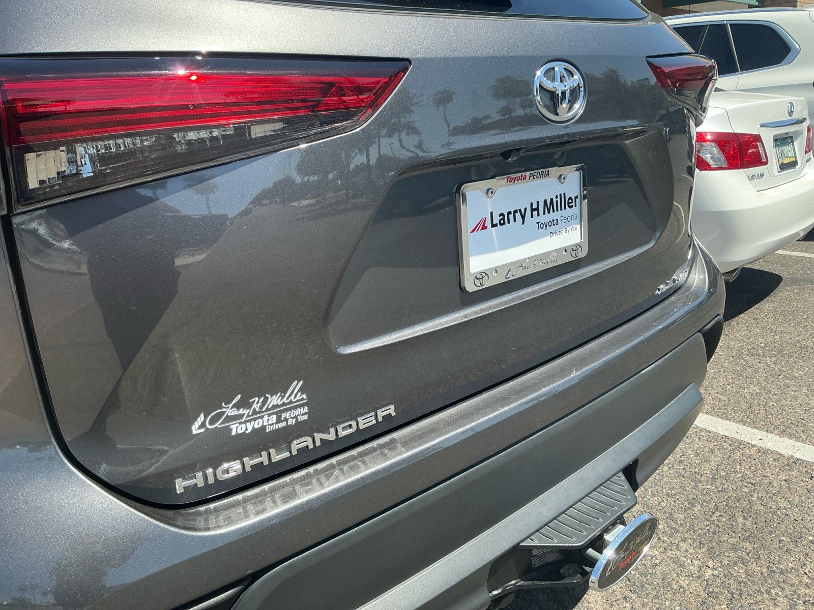 Used 2022 Toyota Highlander XLE AWD/4WD image 11