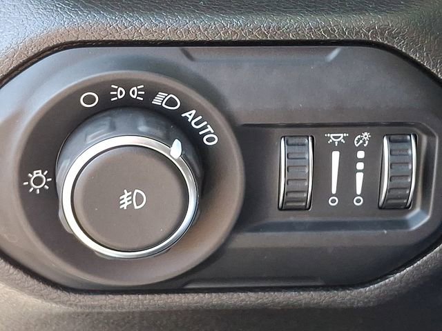 Used 2019 Jeep Wrangler Unlimited Sahara w/ Advanced Safety Group image 22