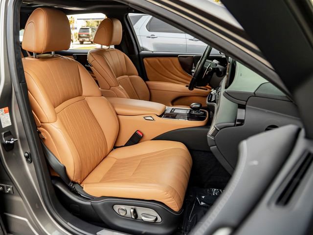 Used 2021 Lexus LS 500 AWD w/ Interior Upgrade Package image 26