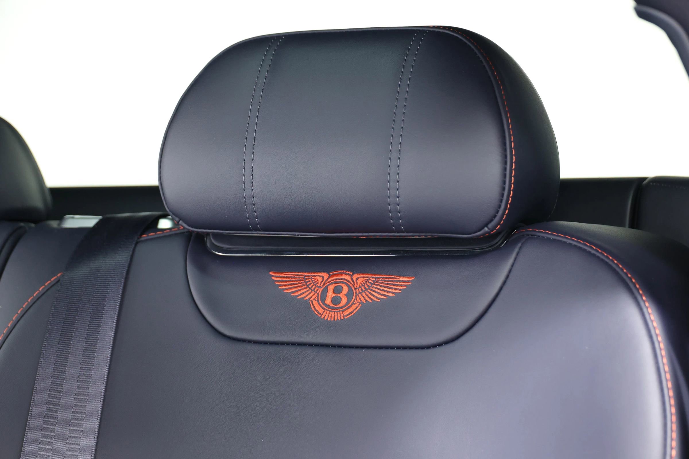 Used 2019 Bentley Bentayga AWD/4WD image 54