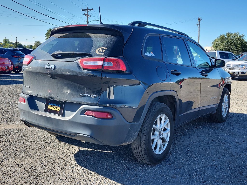 Used 2016 Jeep Cherokee Sport image 6