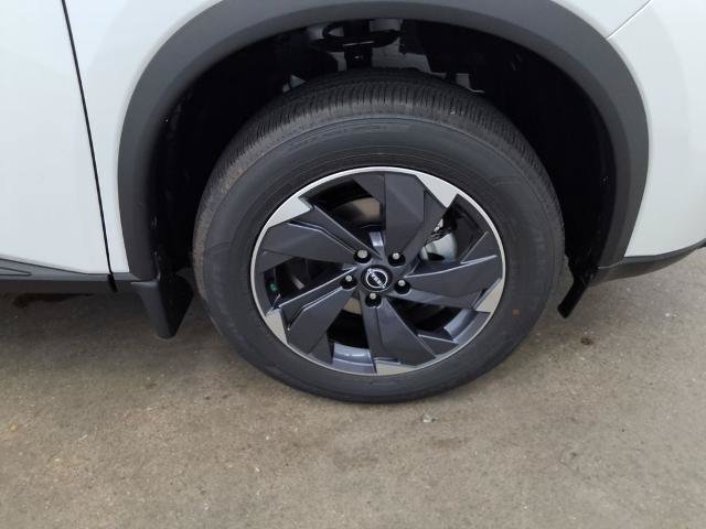 Certified 2026 Nissan Rogue SV FWD image 27