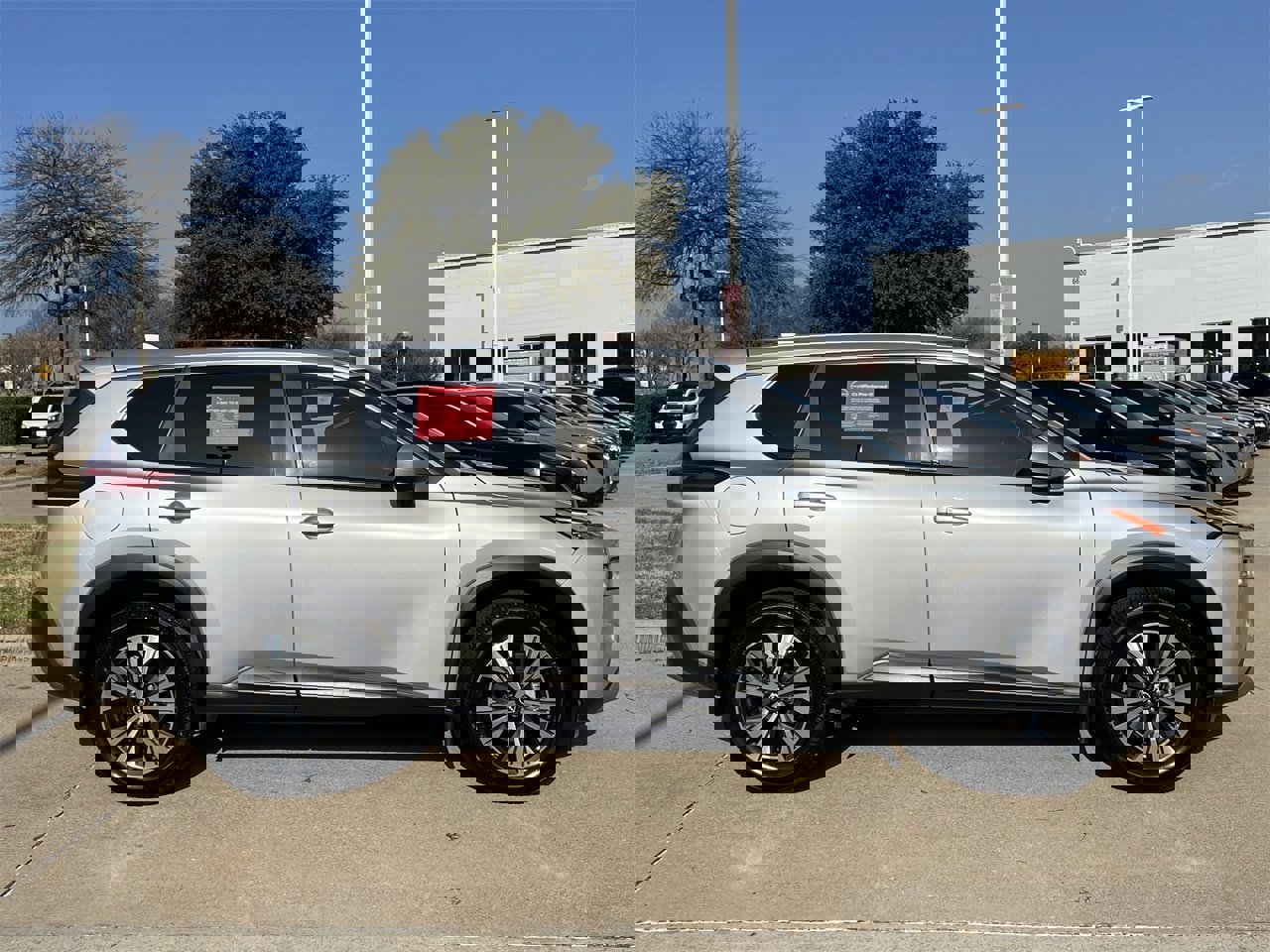 Certified 2023 Nissan Rogue SV image 3