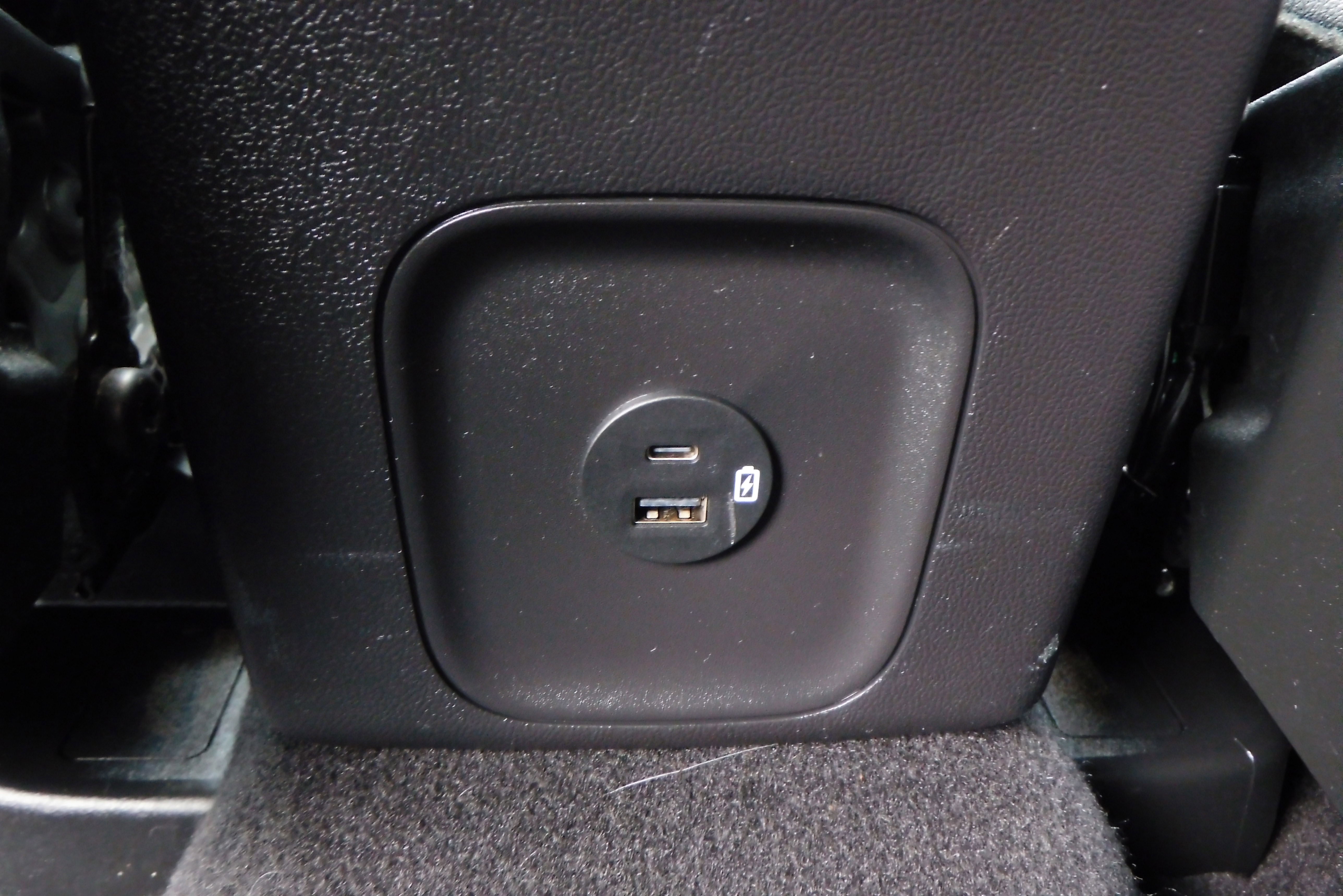 Used 2022 Ford Escape Titanium image 36