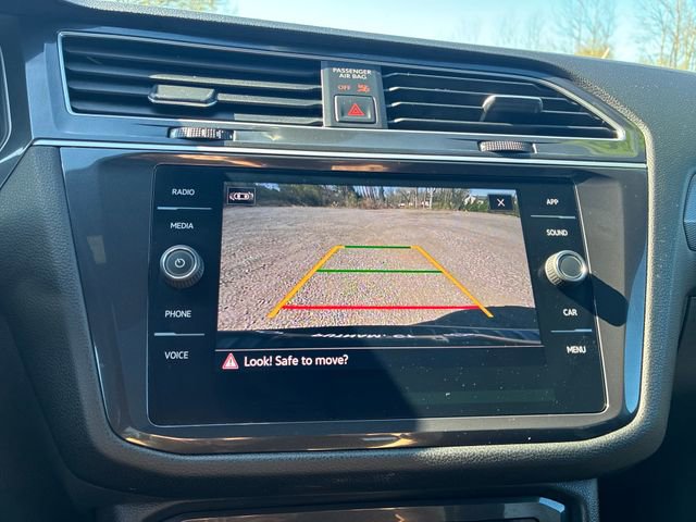 Used 2024 Volkswagen Tiguan SE R-Line FWD image 19