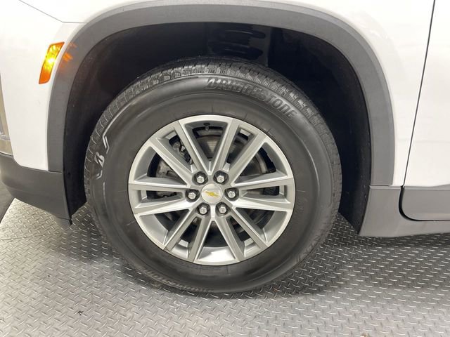 Used 2023 Chevrolet Traverse LT w/ Rear Camera Mirror Package image 10