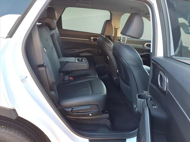 Used 2025 Kia Sorento S image 18