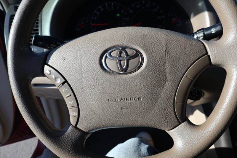 Used 2005 Toyota Camry LE image 19