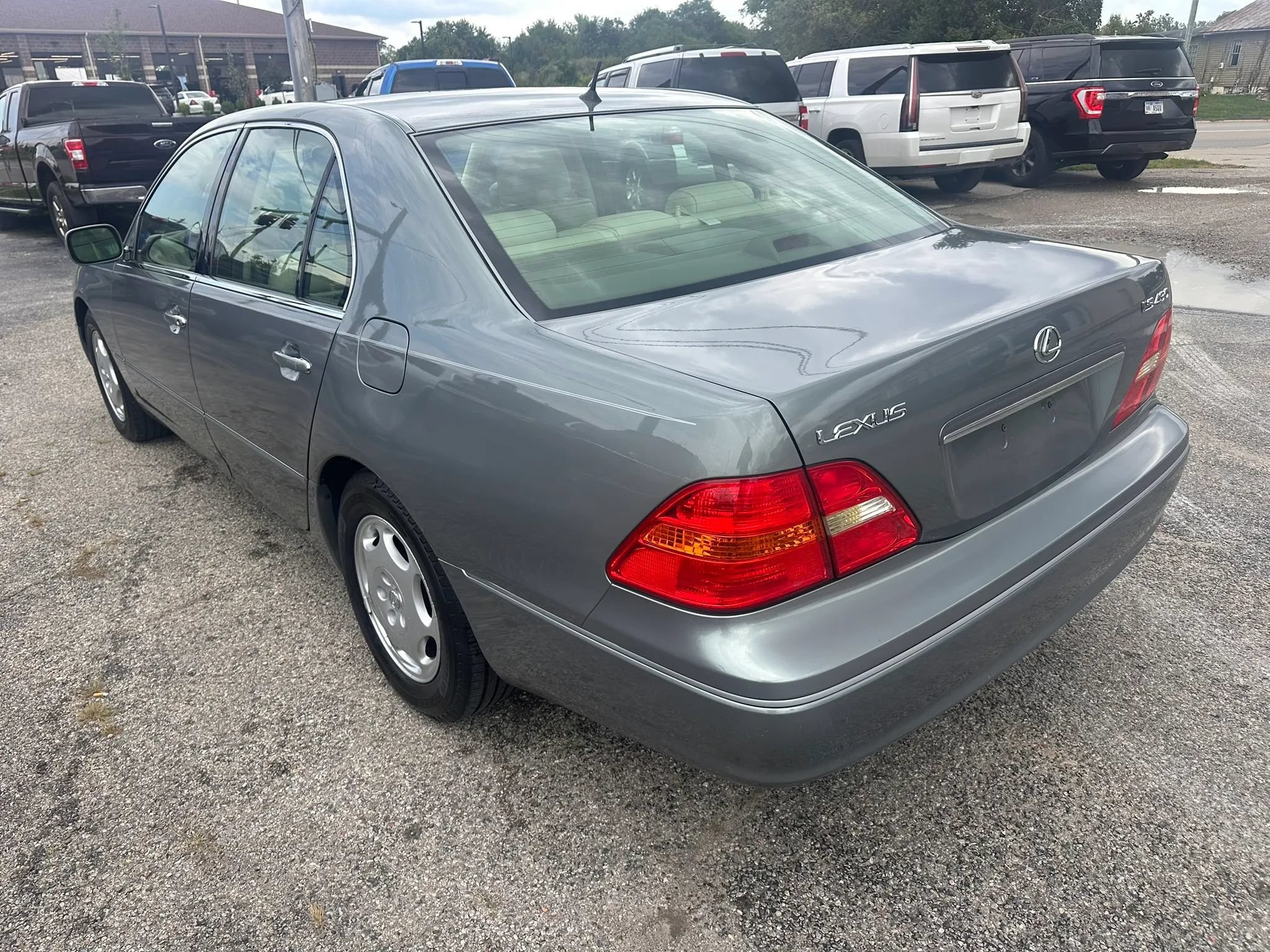 Used 2001 Lexus LS 430 RWD image 4