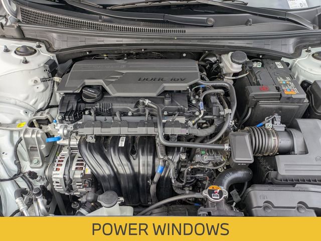 Used 2025 Hyundai Elantra Sport image 12