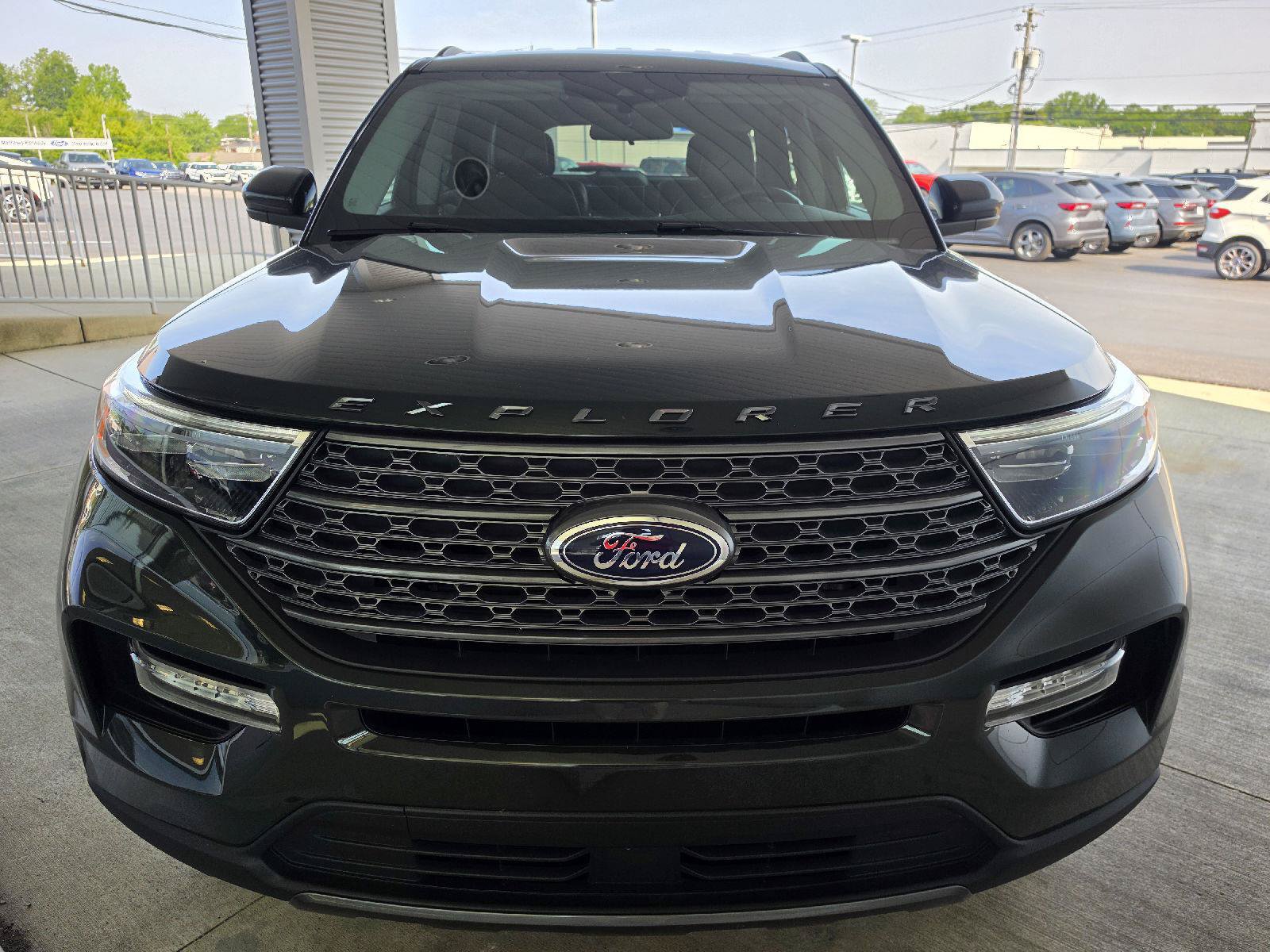 Used 2024 Ford Explorer XLT w/ Equipment Group 202A AWD/4WD image 9
