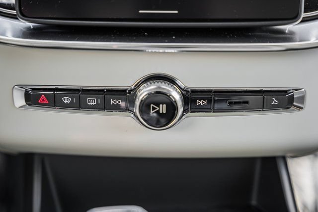 Used 2026 Volvo XC90 B6 Ultra w/ Protection Package AWD/4WD image 22