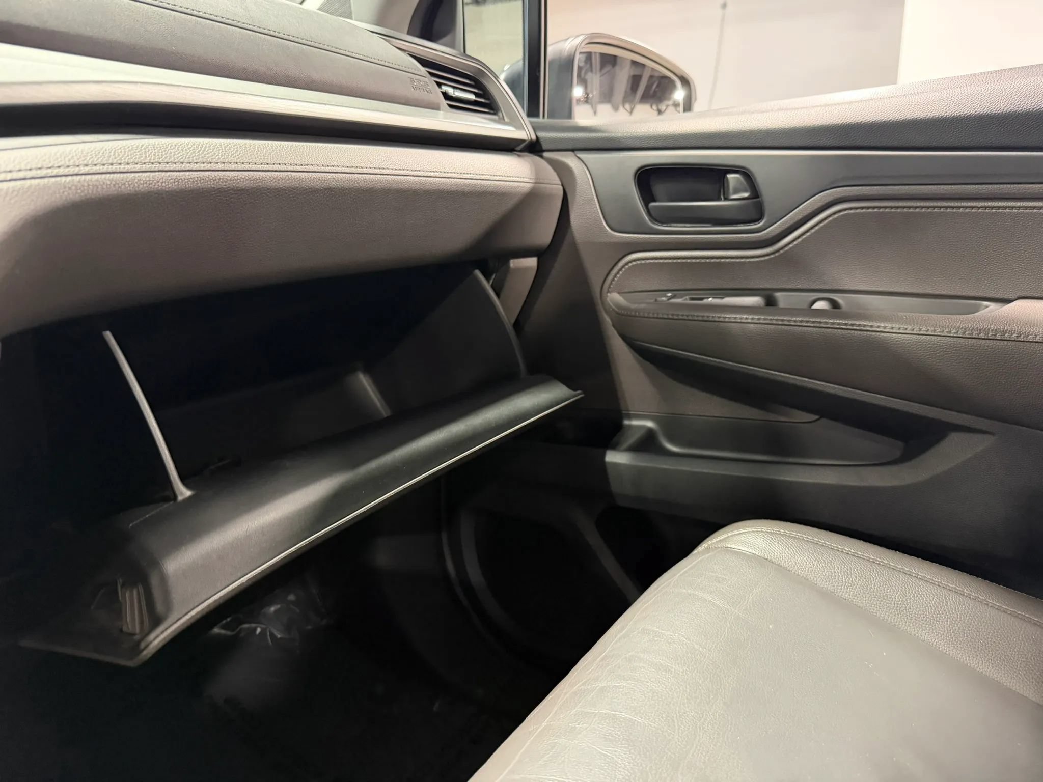 Used 2018 Honda Odyssey EX-L image 19