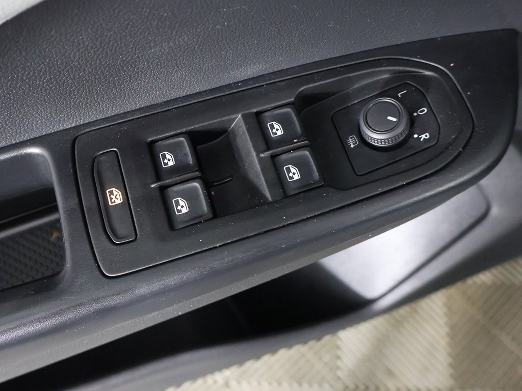 Used 2022 Volkswagen Taos SE image 32