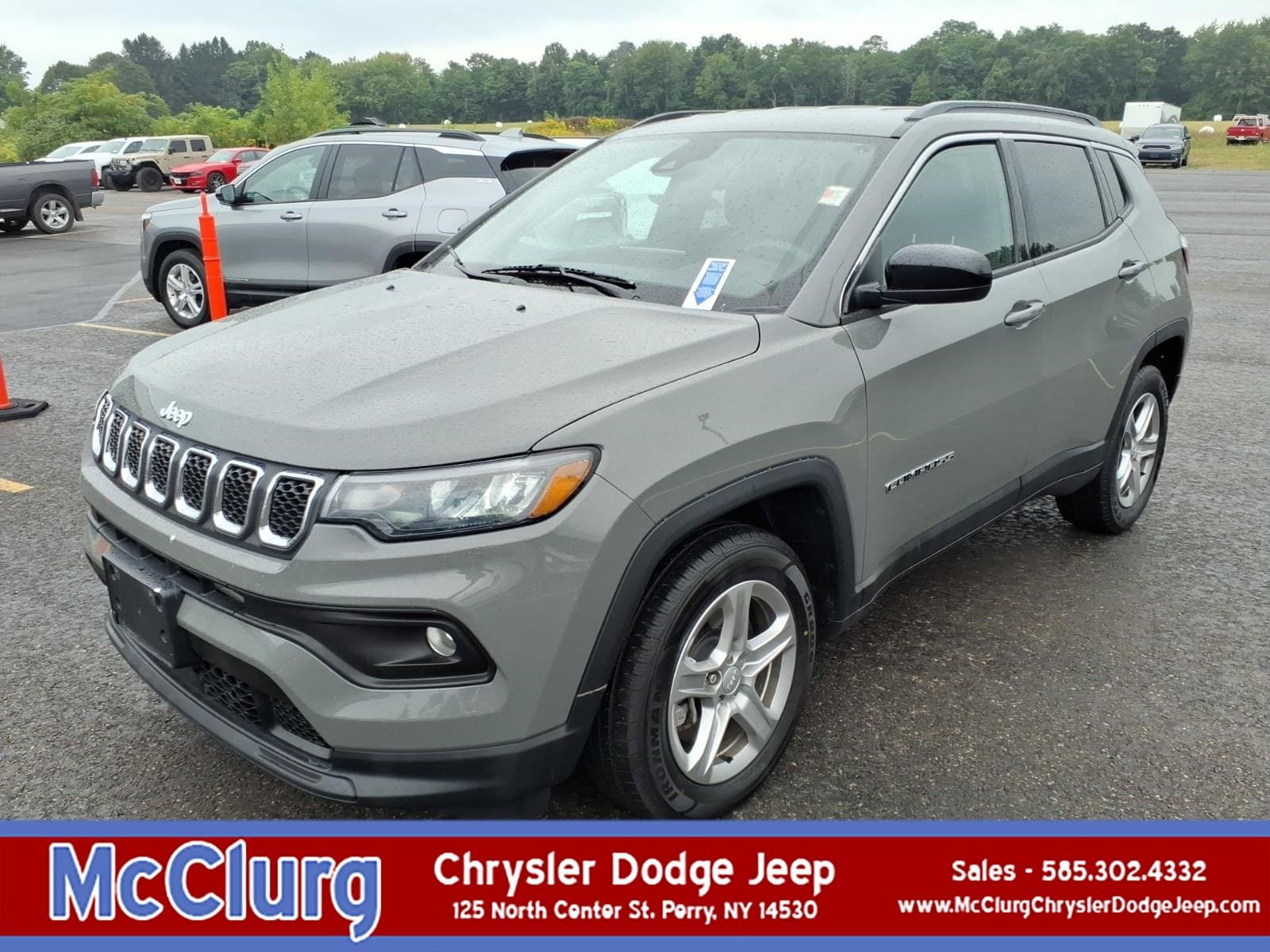 Used 2024 Jeep Compass Latitude AWD/4WD image 1
