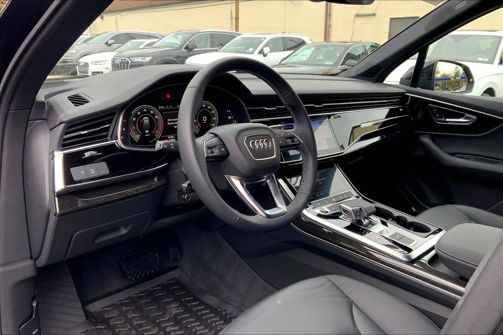 Certified 2025 Audi Q7 2.0T Premium w/ Convenience Plus Package image 18