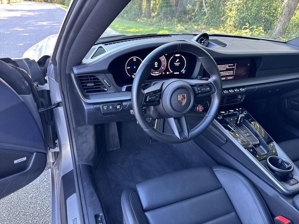Used 2025 Porsche 911 Carrera image 12