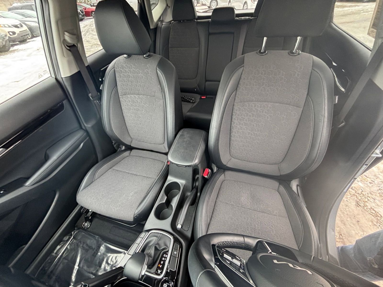 Used 2025 Kia Seltos S image 37