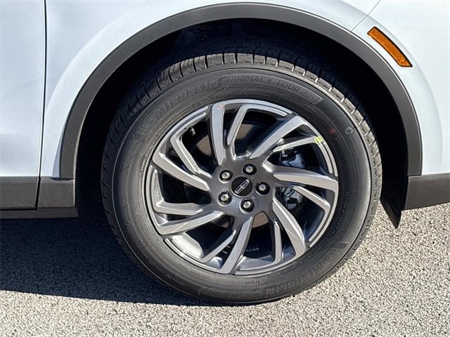 New 2026 Lincoln Corsair Premiere image 9