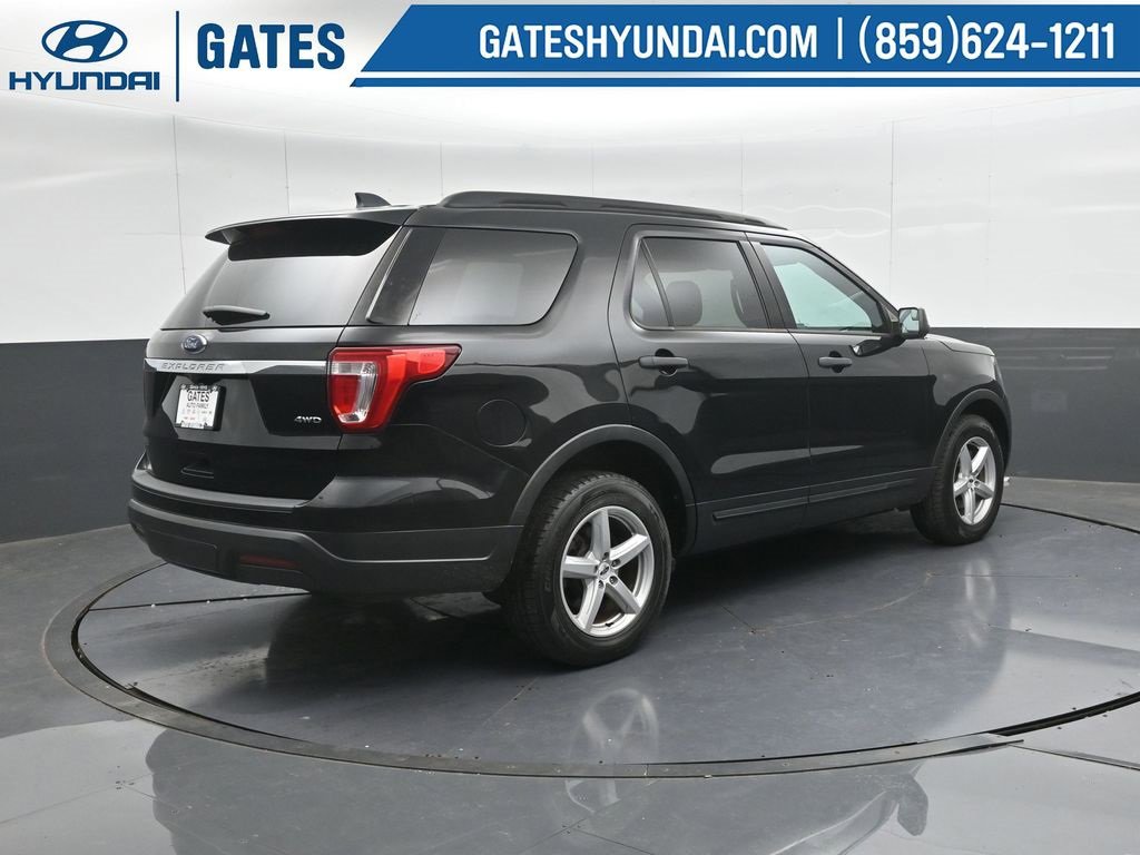 Used 2018 Ford Explorer 4WD image 2