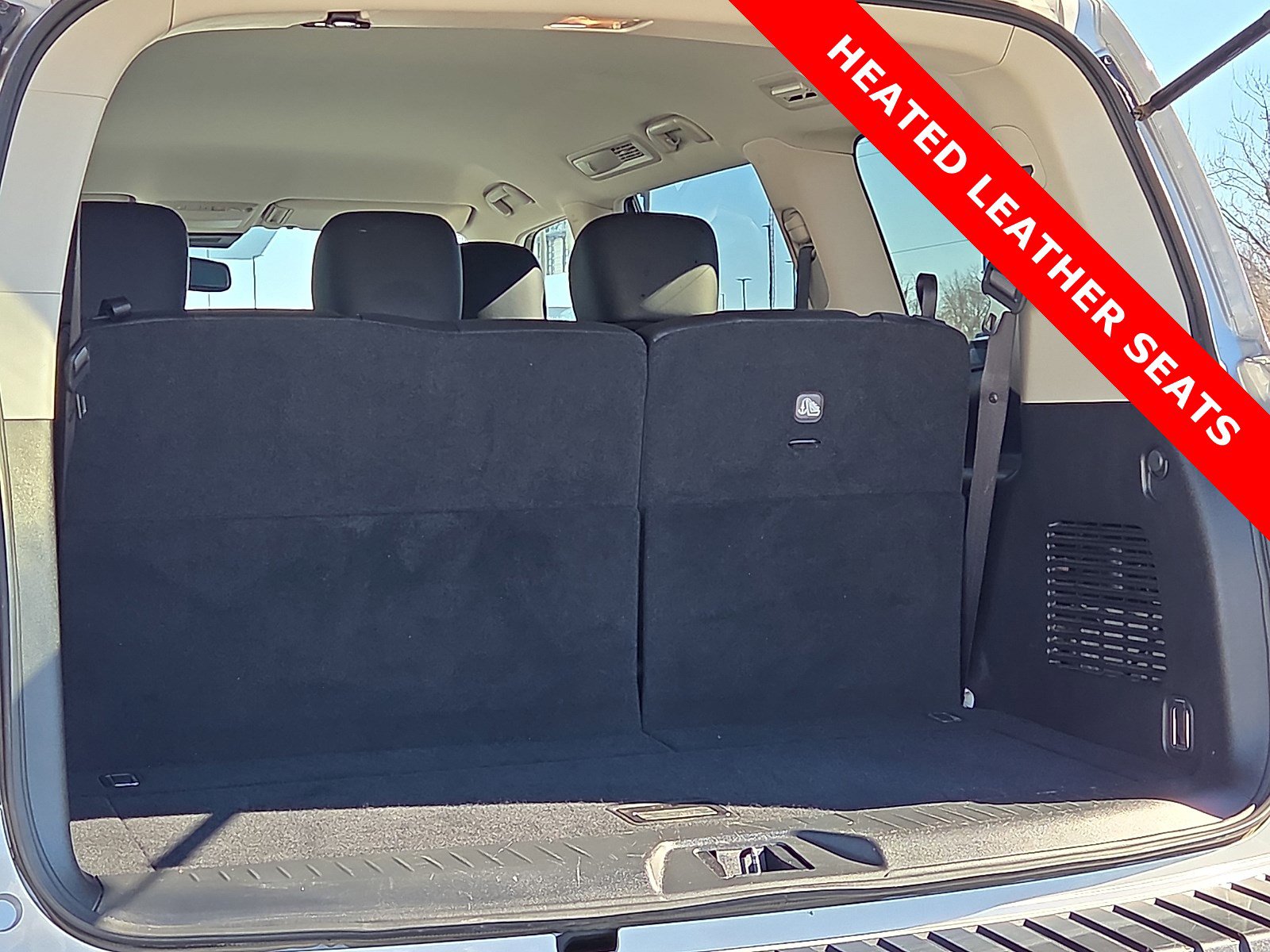 Used 2024 Nissan Armada SV image 9