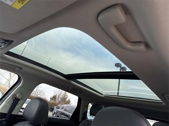 Used 2023 Kia Sorento SX image 16