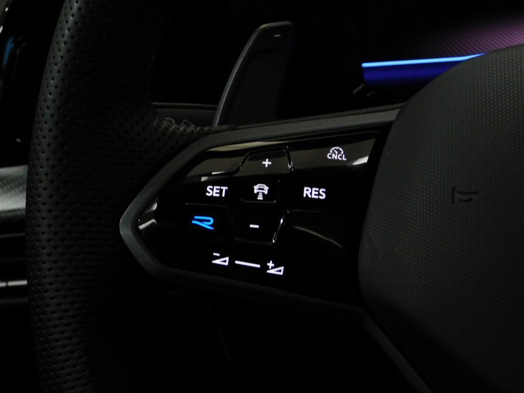 Used 2025 Volkswagen Golf R image 41