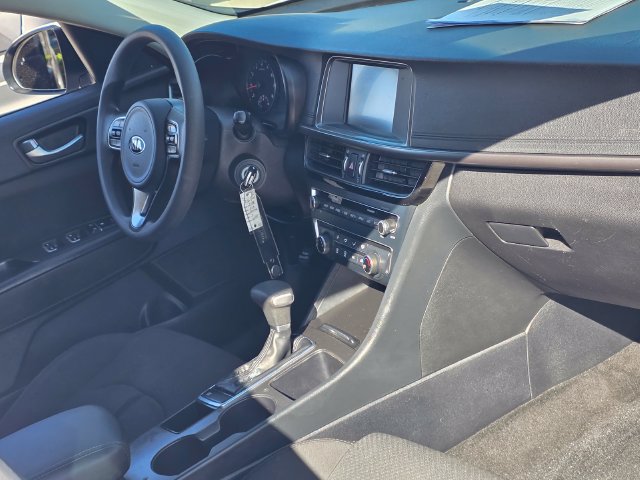 Used 2018 Kia Optima LX w/ 17" Alloy Wheels Package FWD image 16