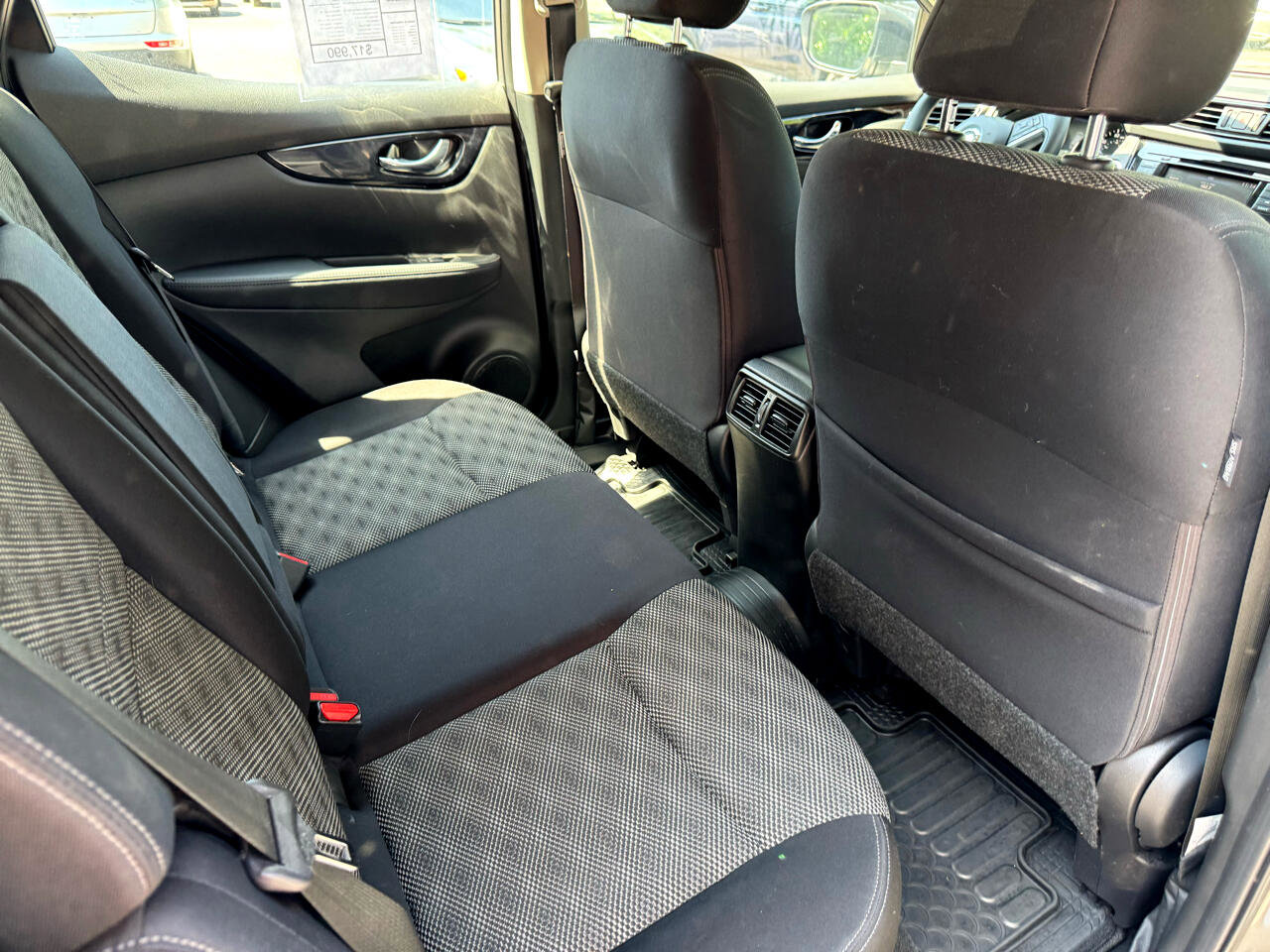 Used 2020 Nissan Rogue Sport SV image 13