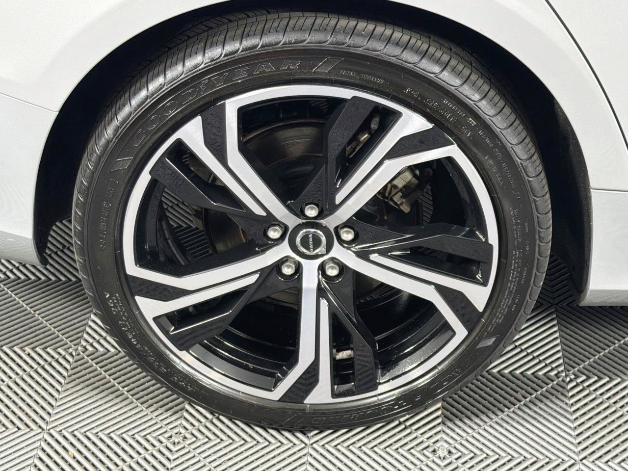 Used 2024 Volvo S60 B5 Plus FWD image 28