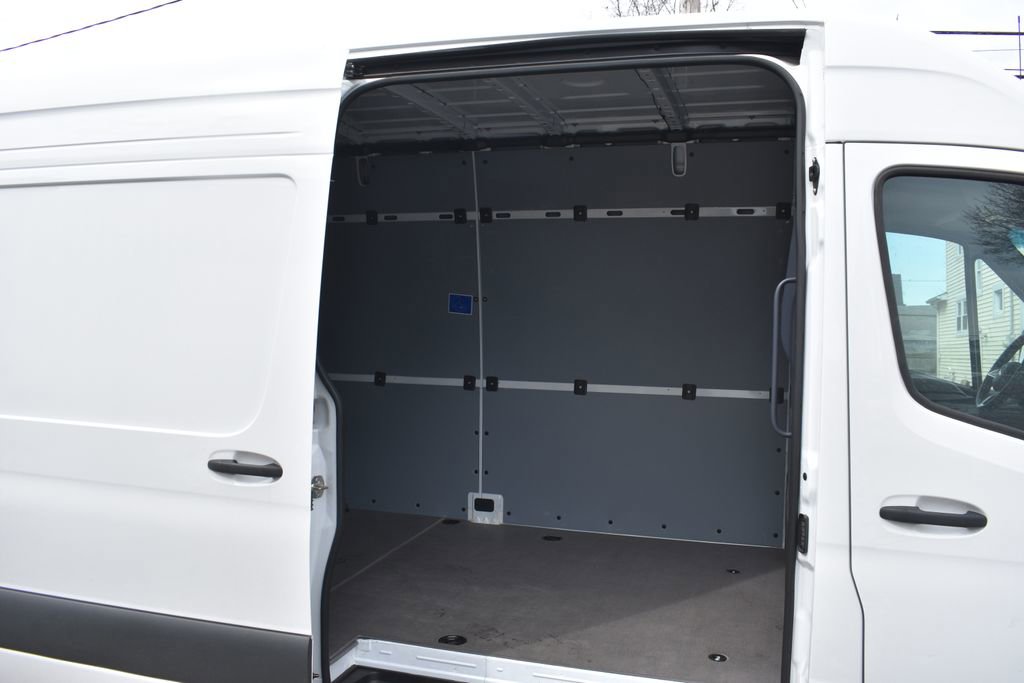 Used 2024 Mercedes-Benz eSprinter 170 Cargo image 27