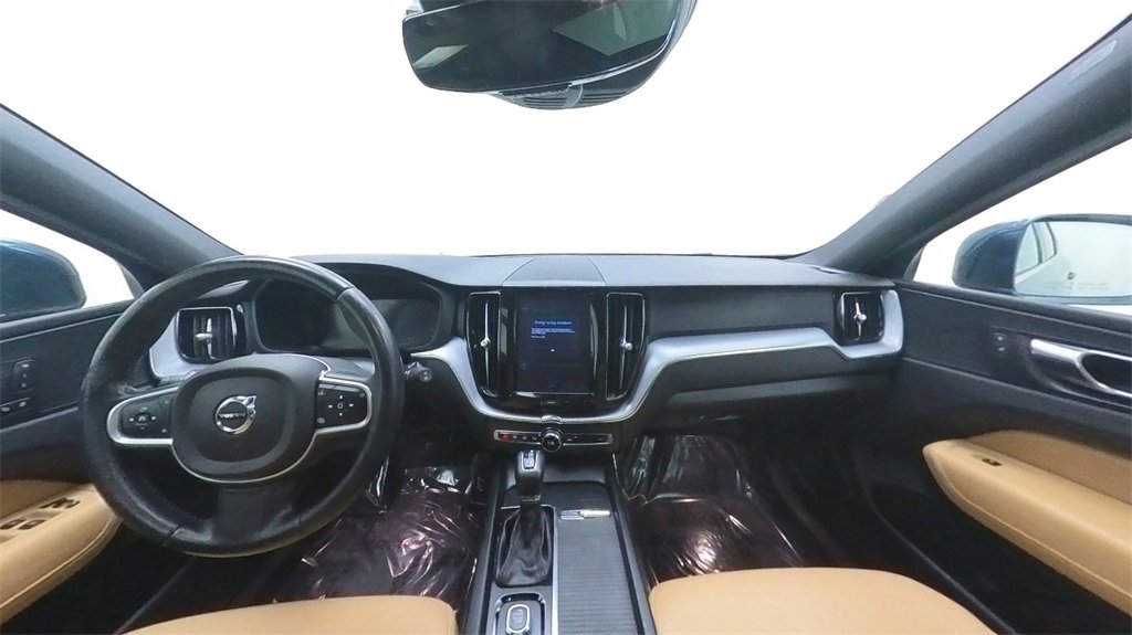 Used 2020 Volvo XC60 T6 Momentum image 30