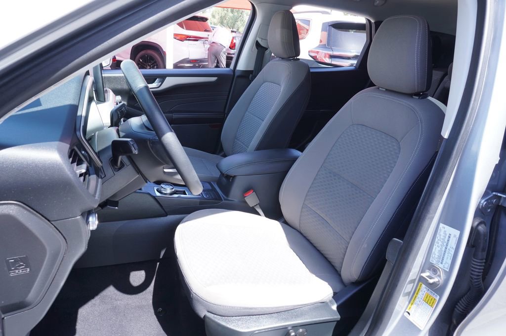 Used 2021 Ford Escape SE w/ SE Sport Appearance Package FWD image 13