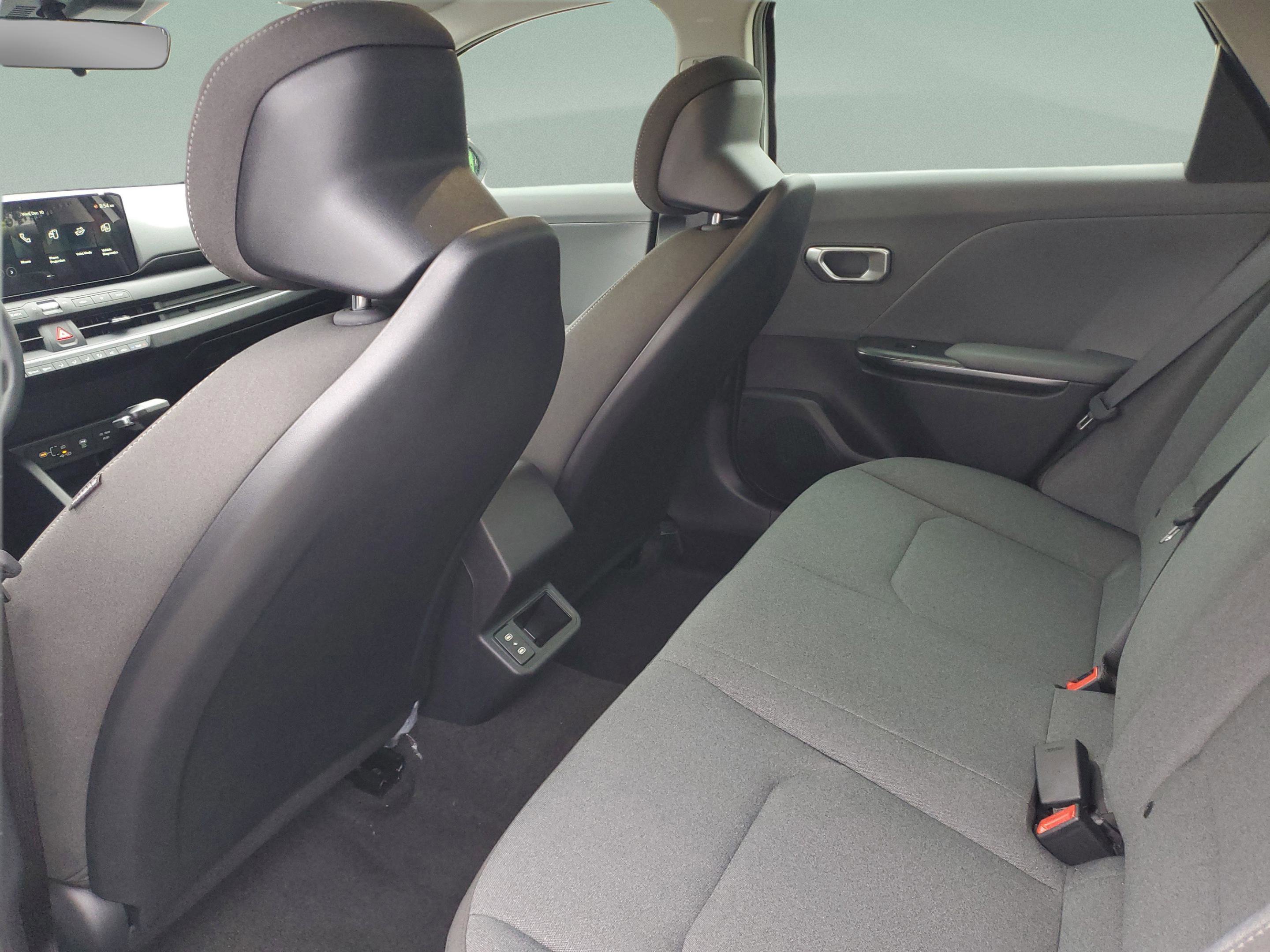 New 2025 Kia K4 LXS image 27