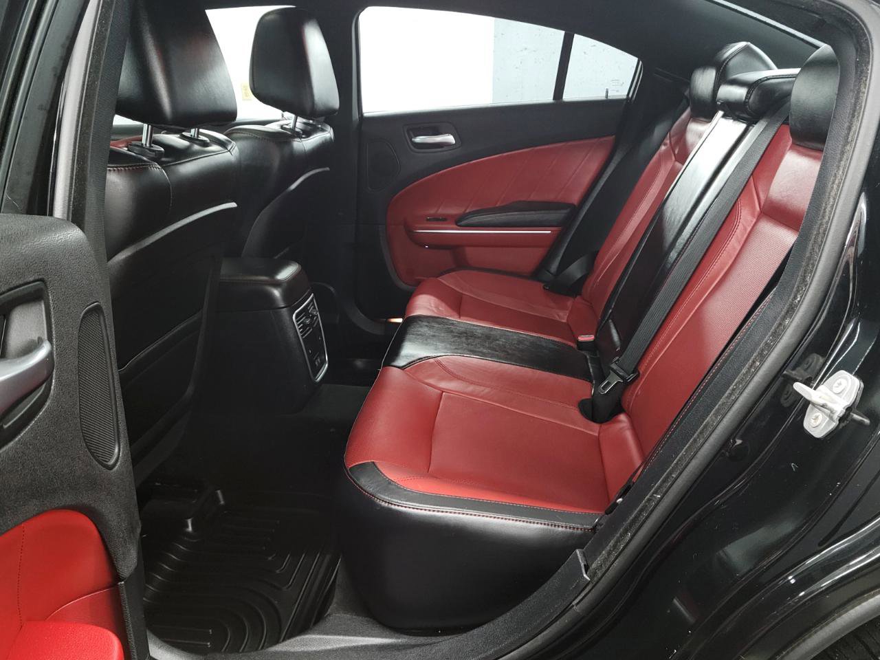 Used 2015 Dodge Charger SXT w/ AWD Premium Group image 8