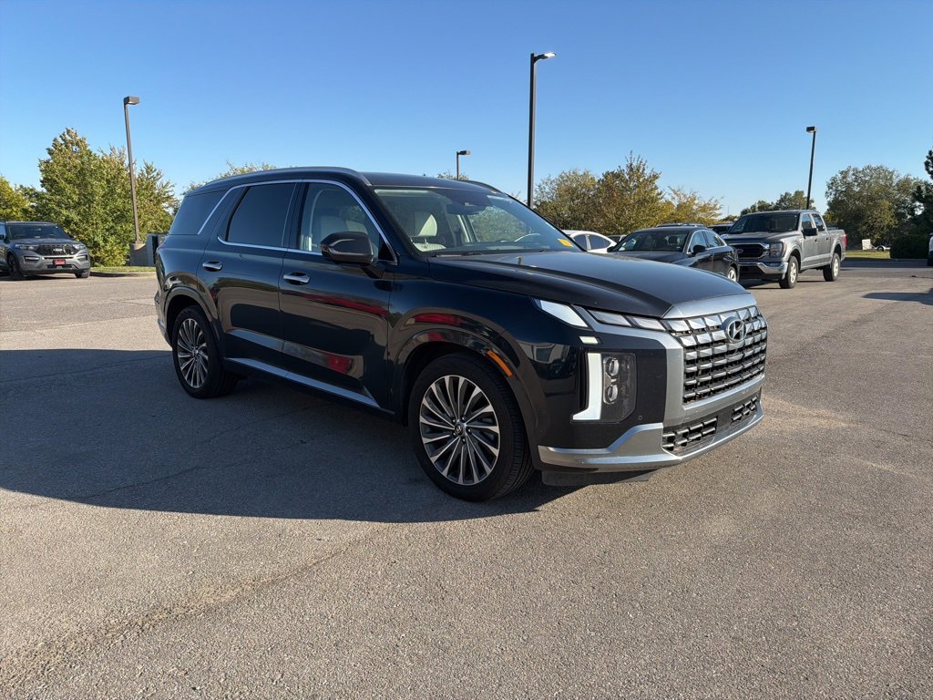 Used 2024 Hyundai Palisade Calligraphy image 3