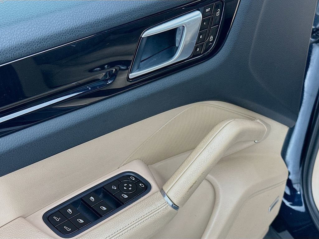 Certified 2020 Porsche Cayenne image 20